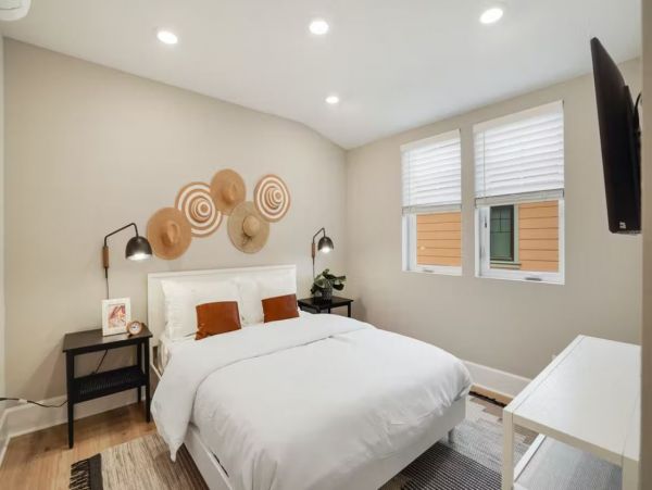 Bayside Vacation Rental in San Diego Sleeps 8 Guests