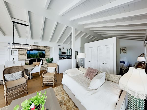 Santa Barbara County Home 1017325
