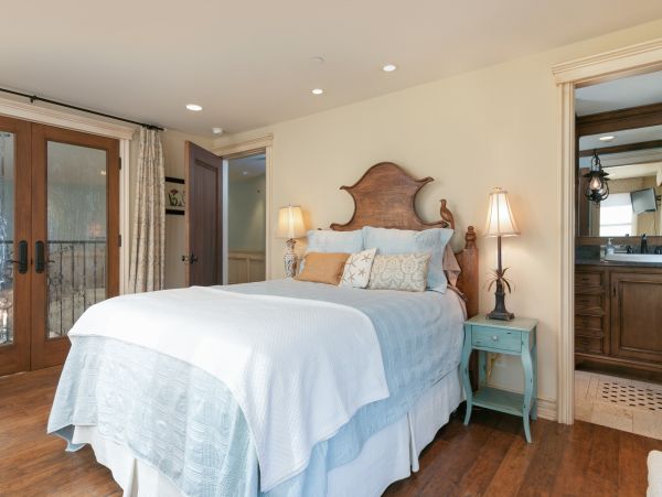 Santa Barbara County Home 1017341