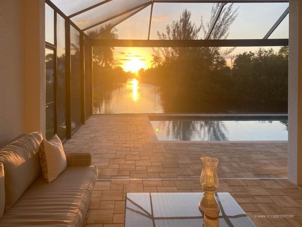 Gorgeous Vacation Villa in Cape Coral Sleeps 6