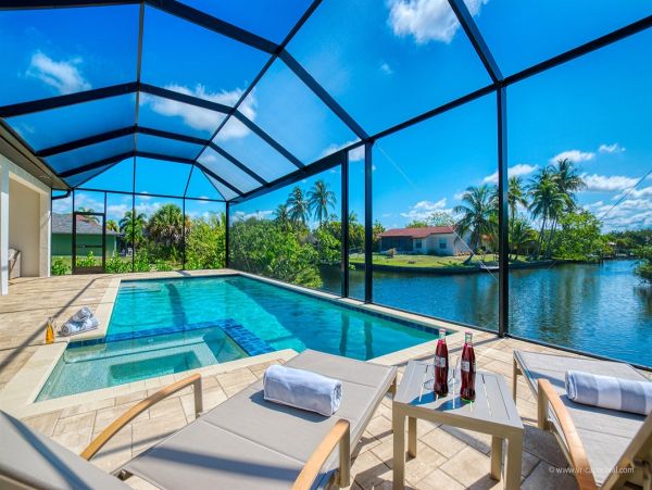 Gorgeous Vacation Villa in Cape Coral Sleeps 6