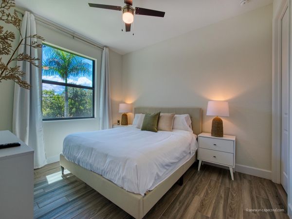Gorgeous Vacation Villa in Cape Coral Sleeps 6