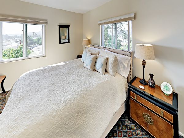 Santa Barbara County Home 1017348