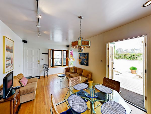 Santa Barbara County Home 1017351