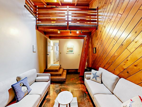 Santa Barbara County Home 1017351