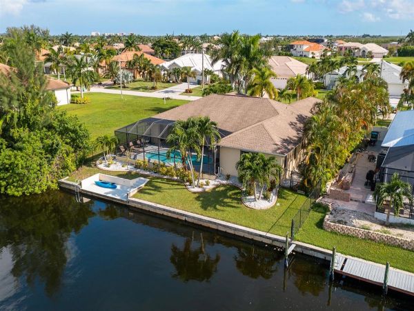 Canal Front Four BEdroom Vacation Home in Cape Coral