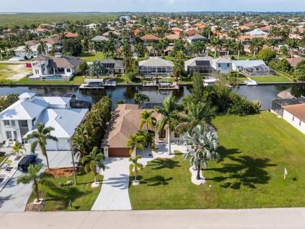 Canal Front Four BEdroom Vacation Home in Cape Coral