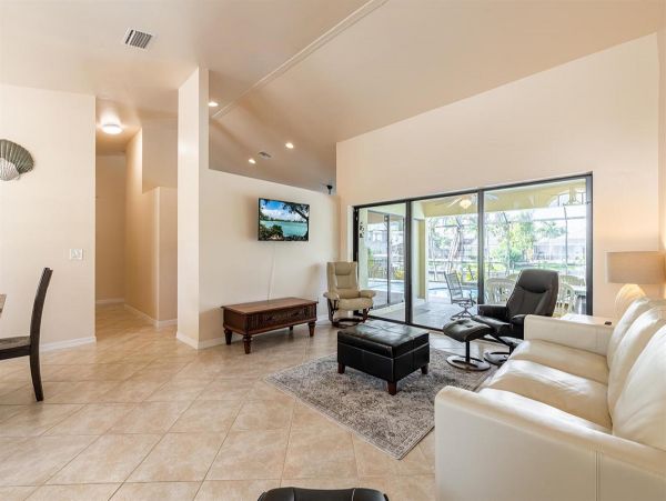 Canal Front Four BEdroom Vacation Home in Cape Coral