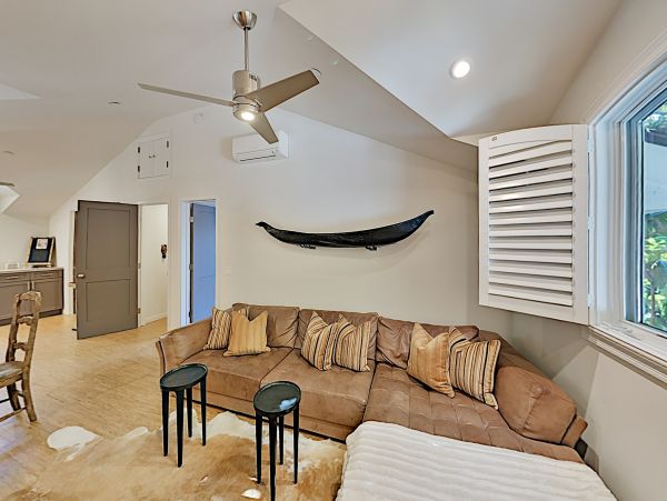 Santa Barbara County Home 1017359