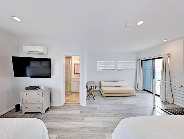 Santa Barbara County Home 1017372
