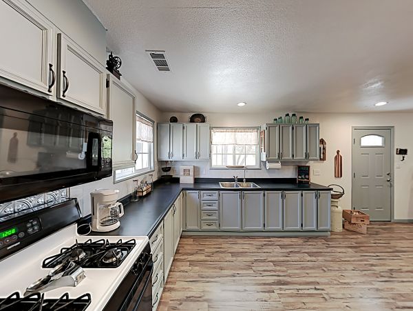 Santa Barbara County Home 1017375