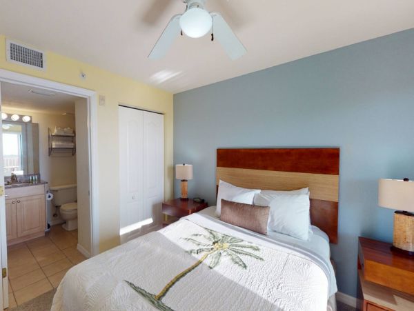 Treasure Island Condo 1017384