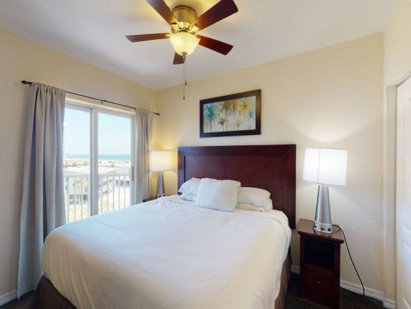 Treasure Island Condo 1017386