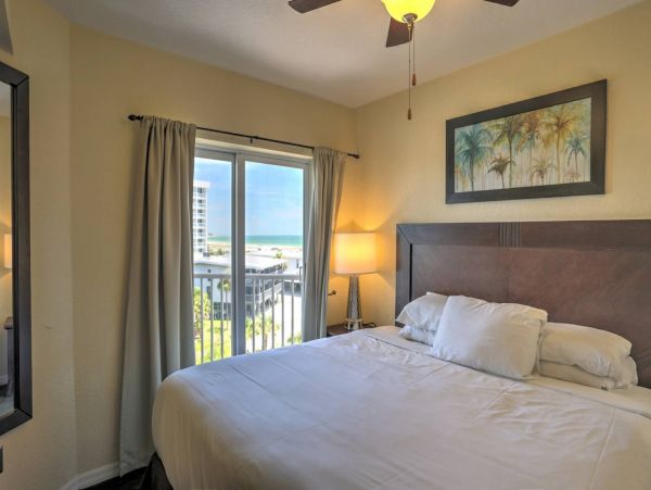 Treasure Island Condo 1017386