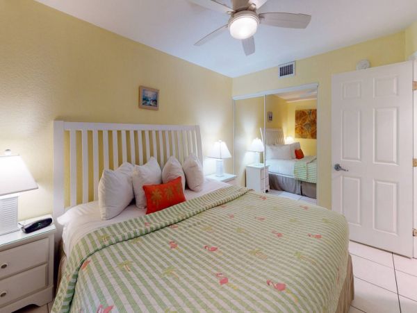 Treasure Island Condo 1017393