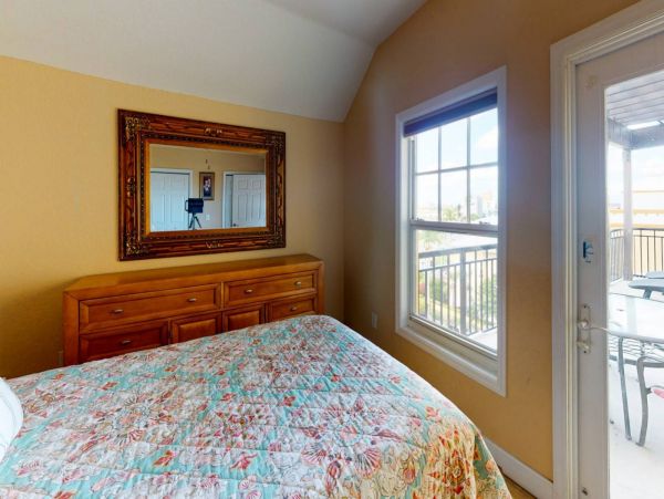 Treasure Island Condo 1017395