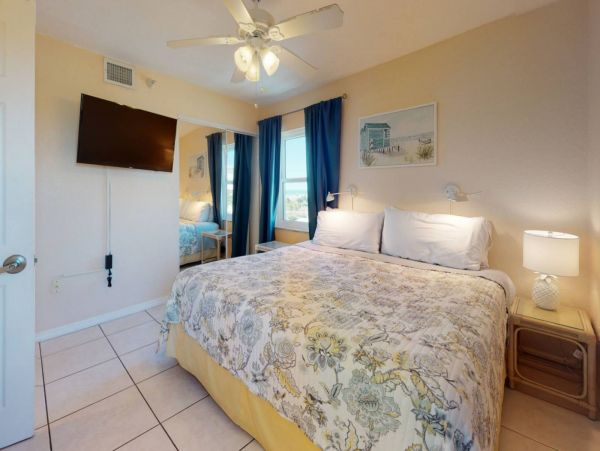 Treasure Island Condo 1017397