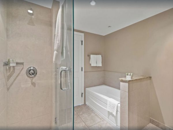 A Stunning Six  Bedroom Vacation Getaway - Sleeps 18 Guests