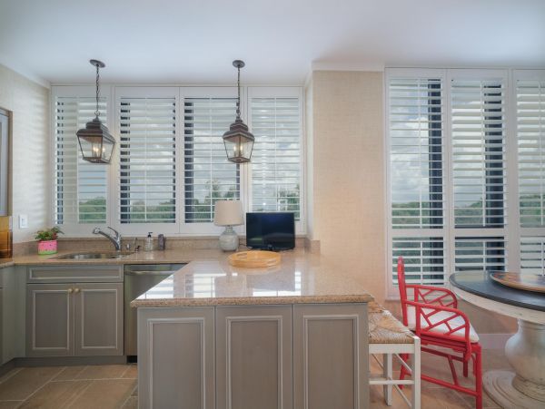 Longboat Key Vacation Rentals - Florida Beachfront Condo with Resort Amenities