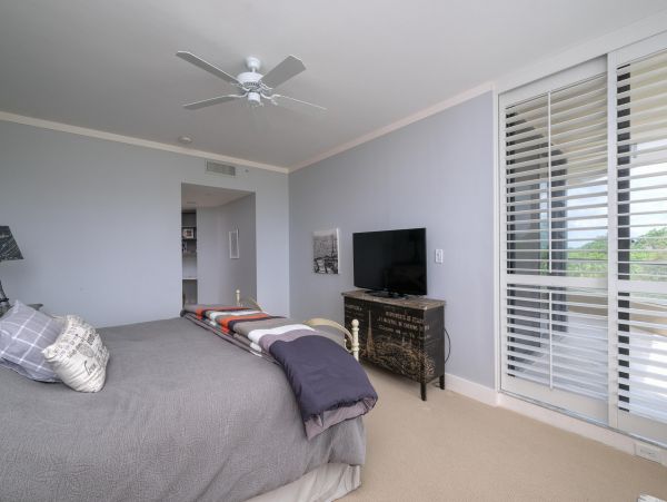 Longboat Key Vacation Rentals - Florida Beachfront Condo with Resort Amenities
