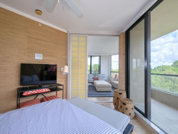 Longboat Key Vacation Rentals - Florida Beachfront Condo with Resort Amenities