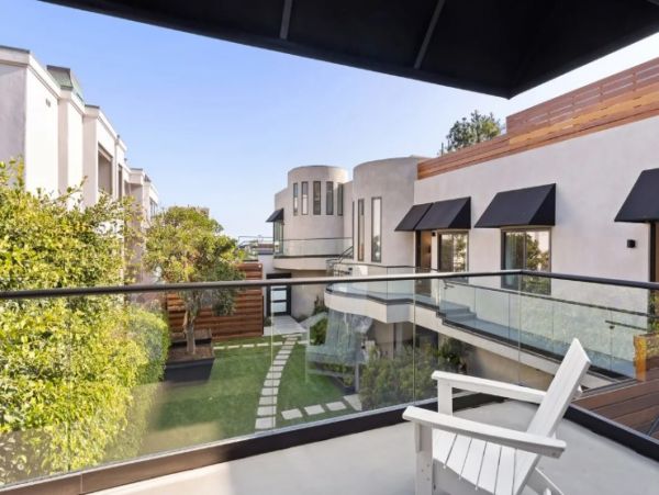 Malibu Condo 1017456
