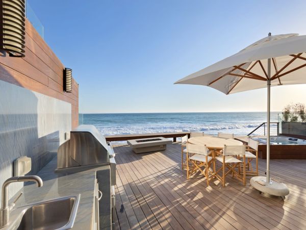 Oceanfront Mediterranean-Style Vacation Home in Malibu