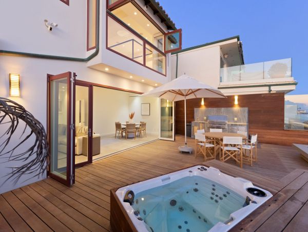 Oceanfront Mediterranean-Style Vacation Home in Malibu