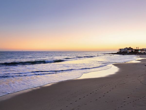 Oceanfront Mediterranean-Style Vacation Home in Malibu
