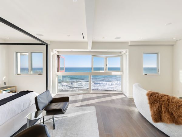 Oceanfront Mediterranean-Style Vacation Home in Malibu