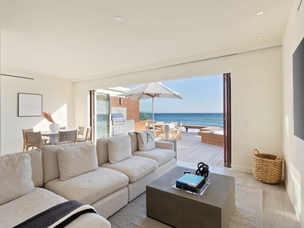 Oceanfront Mediterranean-Style Vacation Home in Malibu