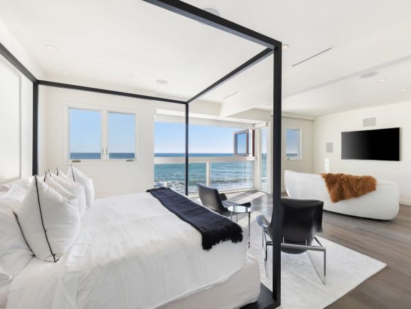 Oceanfront Mediterranean-Style Vacation Home in Malibu
