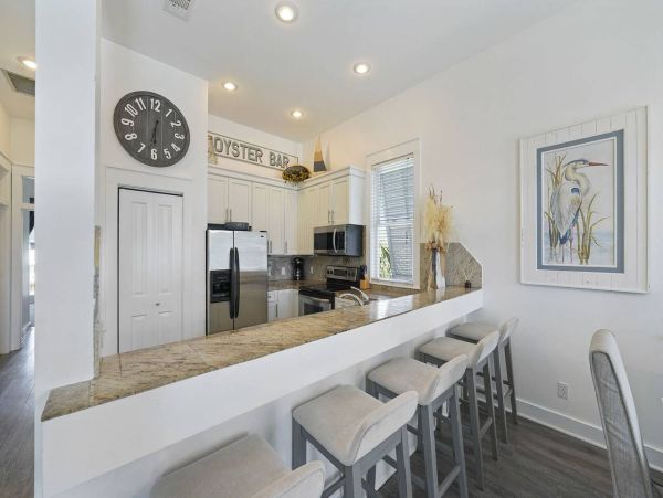 Relaxed Luxury in the Heart of Destin - 4 Bedroom Beach Retreat with Private Pool