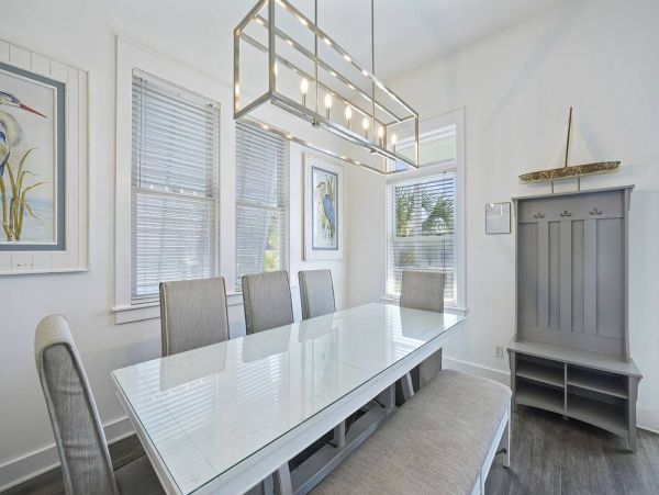 Relaxed Luxury in the Heart of Destin - 4 Bedroom Beach Retreat with Private Pool
