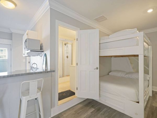 Relaxed Luxury in the Heart of Destin - 4 Bedroom Beach Retreat with Private Pool