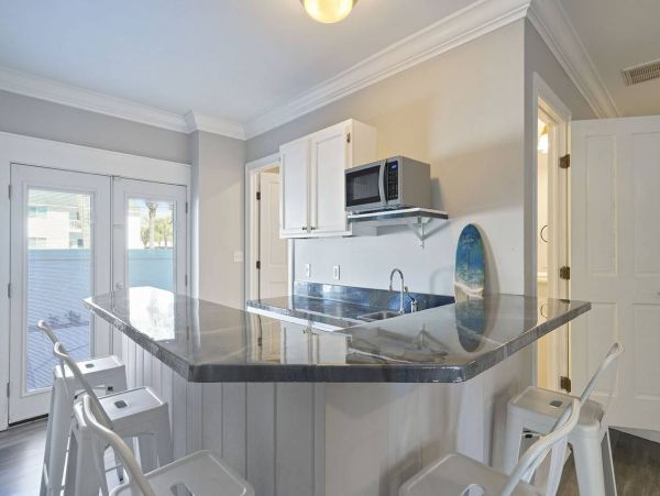 Relaxed Luxury in the Heart of Destin - 4 Bedroom Beach Retreat with Private Pool