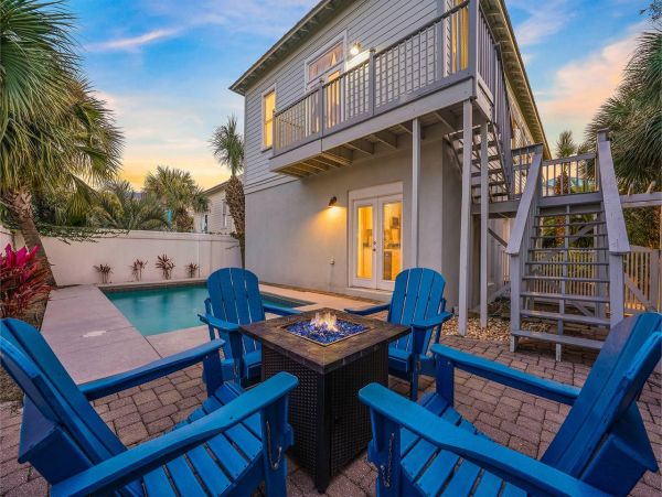 Relaxed Luxury in the Heart of Destin - 4 Bedroom Beach Retreat with Private Pool