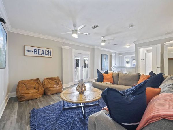 Relaxed Luxury in the Heart of Destin - 4 Bedroom Beach Retreat with Private Pool