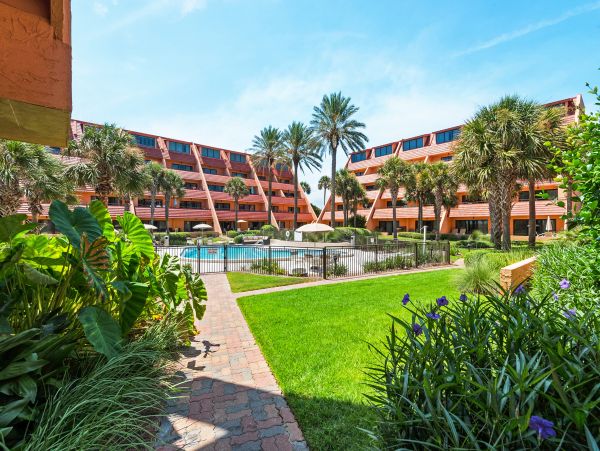 Updated Beachfront Suite Retreat with Pool & Tennis - Perfect Family Getaway