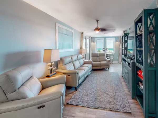 Oceanfront Bliss: Spacious 4-Bedroom Condo with 2 Balconies