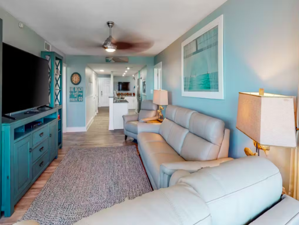 Oceanfront Bliss: Spacious 4-Bedroom Condo with 2 Balconies