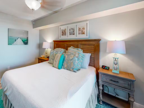 Oceanfront Bliss: Spacious 4-Bedroom Condo with 2 Balconies