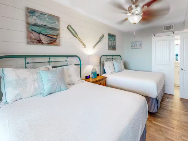 Oceanfront Bliss: Spacious 4-Bedroom Condo with 2 Balconies