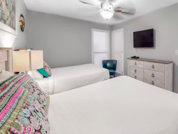 Oceanfront Bliss: Spacious 4-Bedroom Condo with 2 Balconies