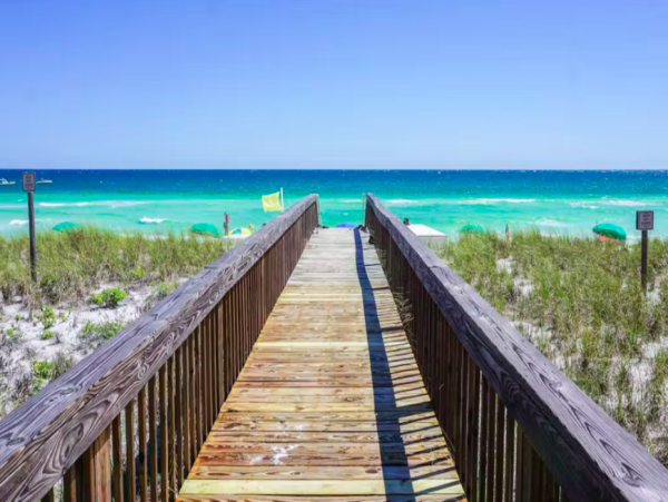 Oceanfront Bliss: Spacious 4-Bedroom Condo with 2 Balconies