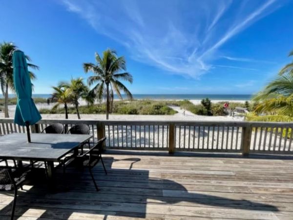 Fort Myers Beach 6 Bedrooms Vacation Home Sleeps 14 Guests