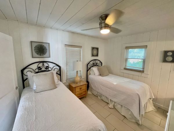 Fort Myers Beach 6 Bedrooms Vacation Home Sleeps 14 Guests