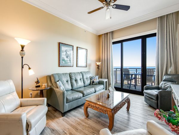 Penthouse Condo in Destin 3-Bedroom- Stunning Bay Views