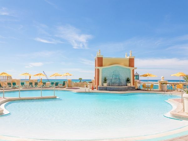Penthouse Condo in Destin 3-Bedroom- Stunning Bay Views