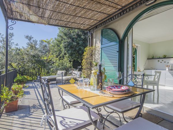 Elegant Positano Apartment with Sea View Sleeps 2